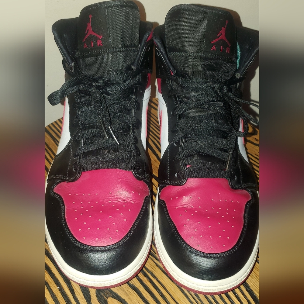NIKE AIR JORDAN 1 SHOES